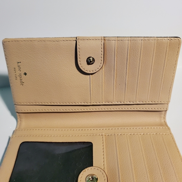 SOLD Kate Spade Bifold Striped Wallet - Picture 4 of 5